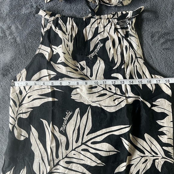Manuhealii Black and White Tropical Blouse - Picture 4 of 8